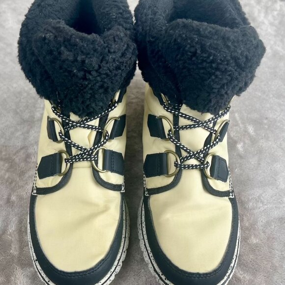 Sorel Cozy Carnaval Waterproof Boots  Womens Size 8 - Picture 6 of 16